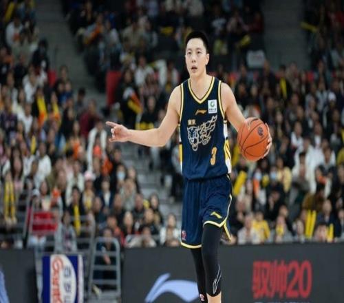 广东队逼出最强摇摆人!中国男篮要带徐杰!郭士强必须征召这两人