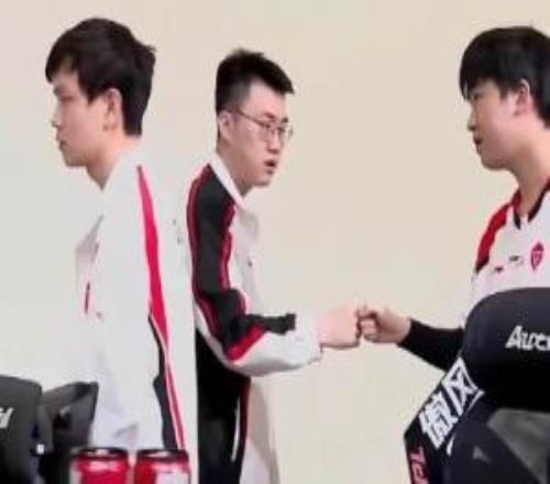 百万撤离令人羡慕吧友们如何评价Wayward羡慕naiyou假赛却百万撤离