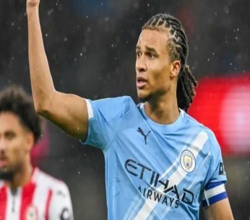 记者:曼城后卫阿克不希望冬窗租借至西汉姆联