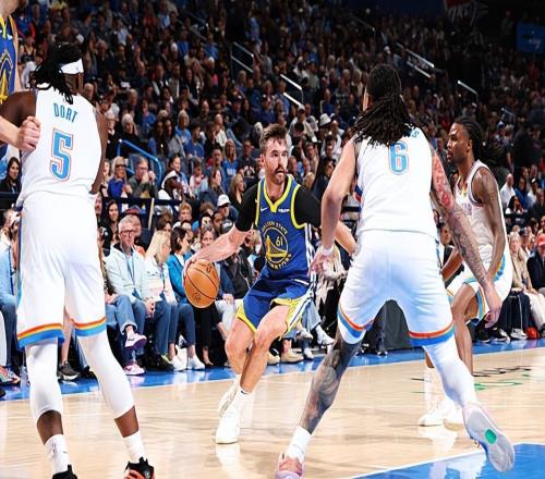 能力差还粘球!勇士真的没必要再给这位后场球员这么多机会了