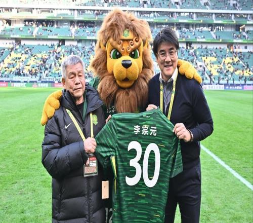 国安迎来强援!签约前拜仁高层,接替李明,老总用外援,中超罕见