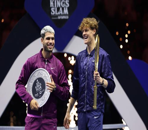 土豪攻勢(shì)，網(wǎng)球選擇正義還是金錢