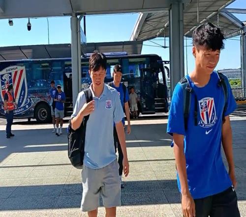 吳曦李可謝鵬飛出征！三鎮(zhèn)難逃9輪不勝海港4虎缺陣光頭佯裝淡定