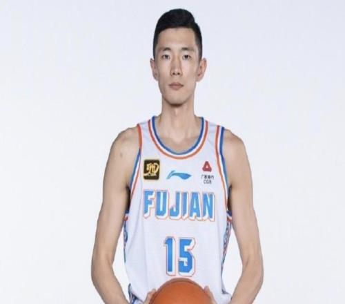 魯媒：陳林堅明日抵達濟南體檢，如試訓順利將加盟山東男籃
