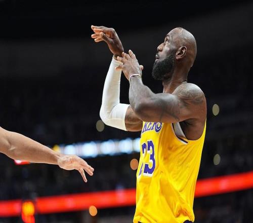 里程“悲”之夜,詹姆斯11投7中得到16分5篮板8助攻,正负值10