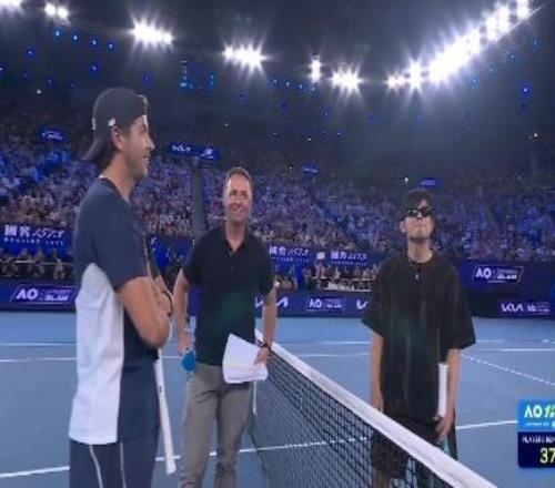 原地罰站澳網一球製勝,周傑倫止步首輪