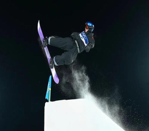 蘇翊鳴為中國隊贏得本屆冬奧會首枚獎牌！