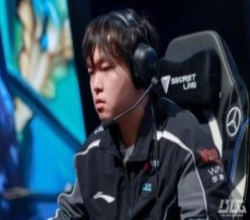 饼大哥真没去!BLGbin官方群管理:和运营确认过Bin昨晚一直在基地