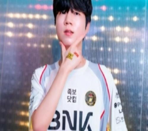 26先锋赛最年轻和最年长选手：Diable18岁142天Dhokla28岁234天