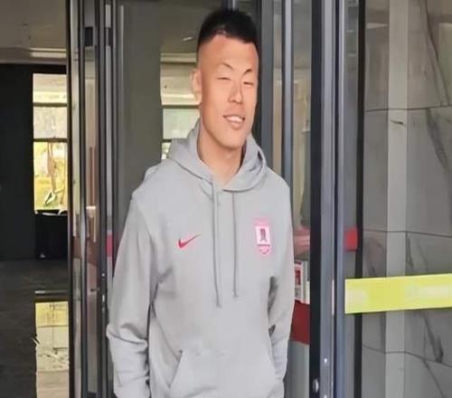 宝刀不老！37岁谭龙本赛季中超已打进9球：只比王钰栋少2球