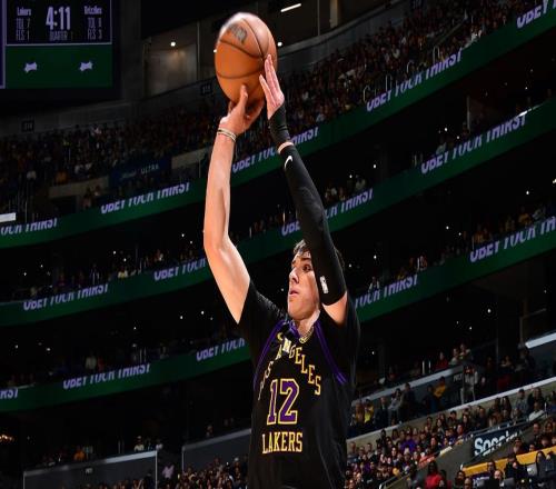 轰21+9!湖人24岁2米01新星崛起:辅佐东契奇詹皇冲冠