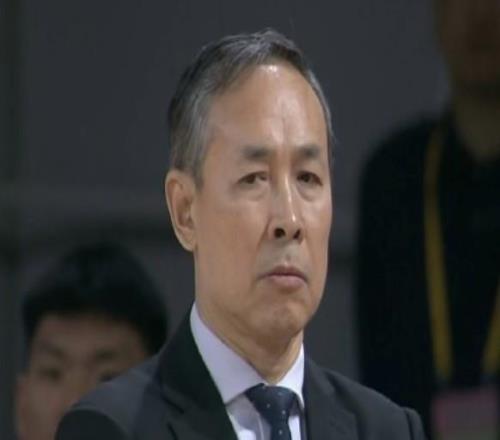 怒了！許利民：球員在擺譜、擺大牌，我們輸?shù)氖潜本┑男蜗蠛妥饑?></div>
<p>怒了！許利民：球員在擺譜、擺大牌，我們輸?shù)氖潜本┑男蜗蠛妥饑?/p>
</a> </li>
<li> <a href=