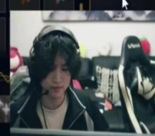 焕峰:最强的ad有Ruler和Gumayusi!别uzi了,我没和uzi对过线!