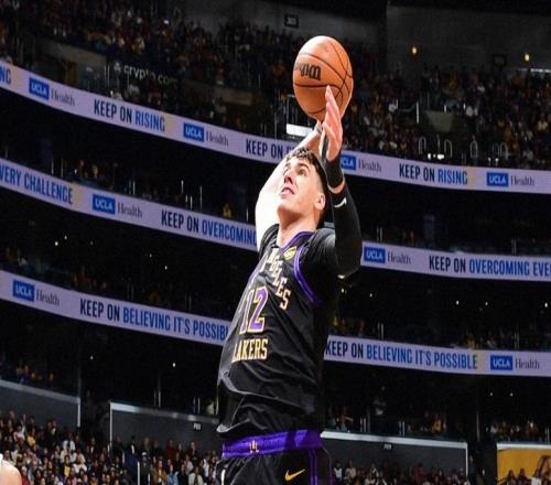 詹姆斯爆發(fā)轟31+9+6，湖人艱難擊敗灰熊！一戰(zhàn)可以理解四件事