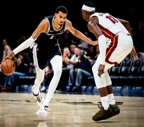 马刺vs奇才前瞻:双方实力差距悬殊,奇才爆冷不易