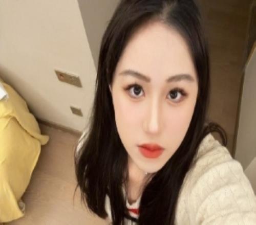 前LPL解说suki分享自拍照：想我了吗