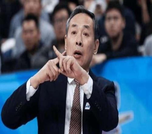 4戰(zhàn)3負(fù)！60歲老帥又遇大麻煩，接下來(lái)5個(gè)對(duì)手，有4個(gè)是“硬茬子”