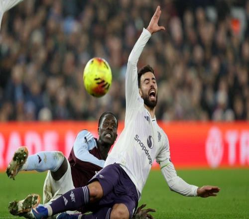 記者：B費(fèi)可能缺陣一個(gè)月，曼聯(lián)沒排除冬窗簽新中場(chǎng)的可能性