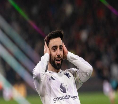 点射破门+造乌龙,B费本赛季第9次当选曼联队内最佳球员