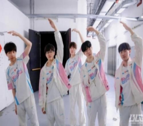 20戰勝AL，BLG發布選手賽場合照：精益求精