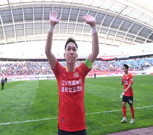 遼寧鐵人中超陣容升級！3外援全留隊，外援中衛(wèi)+混血日本中場