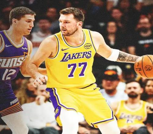 大爆冷!湖人惨遭三杀詹姆斯连创4大纪录,东契奇41+8,艾顿挣扎