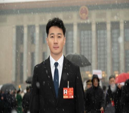 如何让南方孩子在家门口滑冰任子威：建立“教练南飞”机制