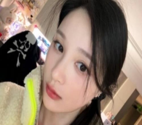 周周喵分享姿态生活日常照片:下播以后