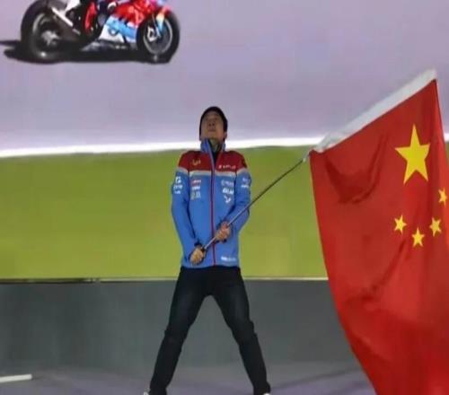 张雪夺冠：一个关于梦想、选择与媒体的真实故事