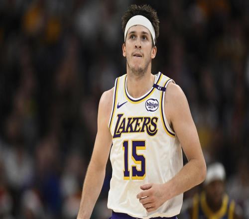 本赛季前五场里夫斯场均30分+10助攻,NBA历史第六人