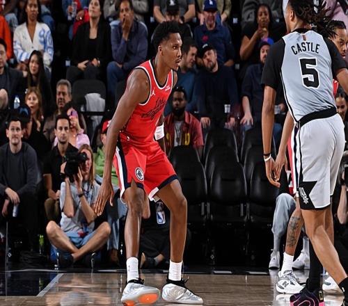 擅長的事情非常有限，快船在今夏應該如何處理後場新援的合同