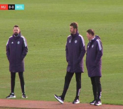 英超对手丢分曼联有望保4冲3!卡里克誓要破密集,期待埃弗顿挑战