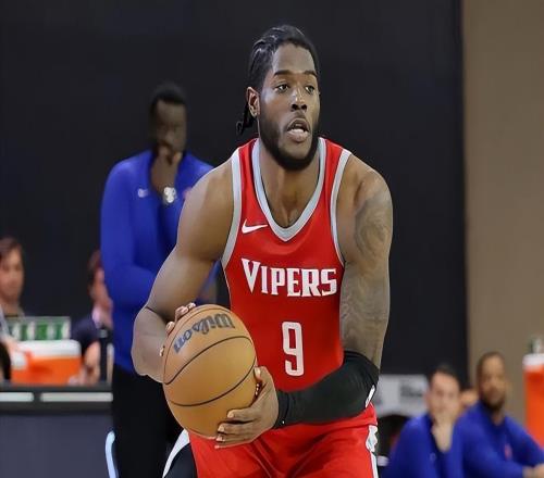 三分命中率还在不断下降,火箭二队锋线新秀很难竞争双向合同