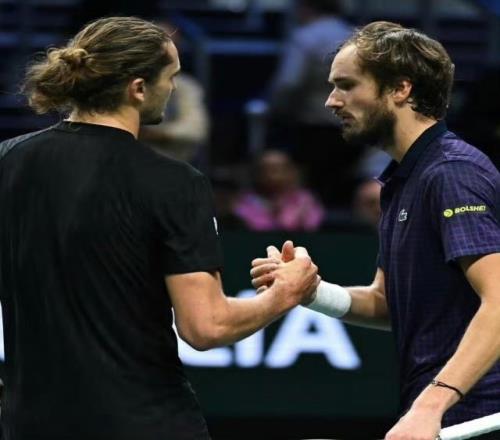 吉米康納斯為茲維列夫的未來投下了一束強光