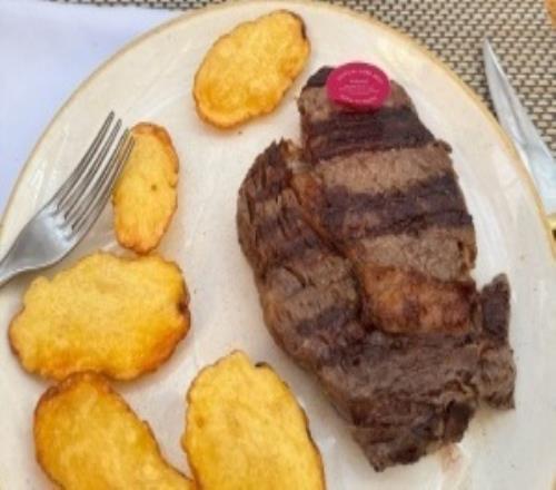 吃點好的！Knight賽後更博曬巴西當地美食照：吃飯吃飯