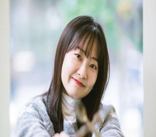 封面来了！蔡侑玎：璀璨绽放岩中花