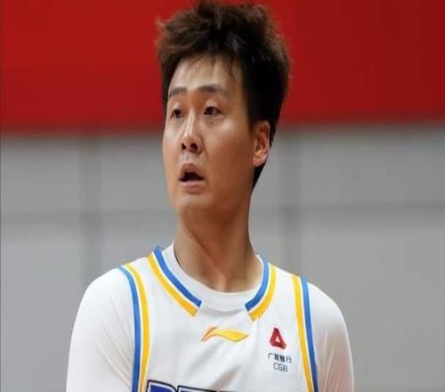 京辽大战赵睿陈盈骏合砍52分10助攻,拯救的不是许利民而是周琦