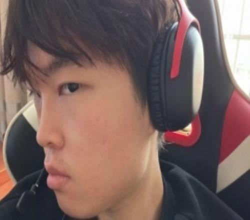 大家不覺(jué)得Bin哥的側(cè)臉特別像___Bin更新抖音曬自拍照