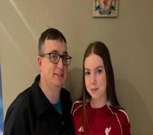 利物浦公布对伯恩利的比赛日手册封面:为13岁球迷画的范戴克