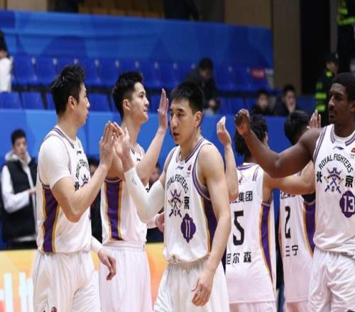 6战4负沦为混子球队!CBA少帅下课倒计时,战术单一还引发内讧