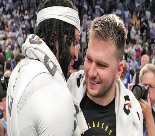 558分vs587分！东契奇一个月...等于浓眉独行侠生涯啊！