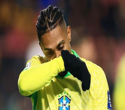 罗马诺：拉菲尼亚肌肉不适将接受检查，，，，，，，，巴萨希望球员不要冒险