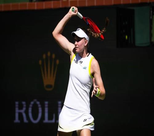 网球天堂没错了！萨巴伦卡好事成双逆转莱巴金娜辛纳集齐大师赛六项硬地冠军解锁新成就