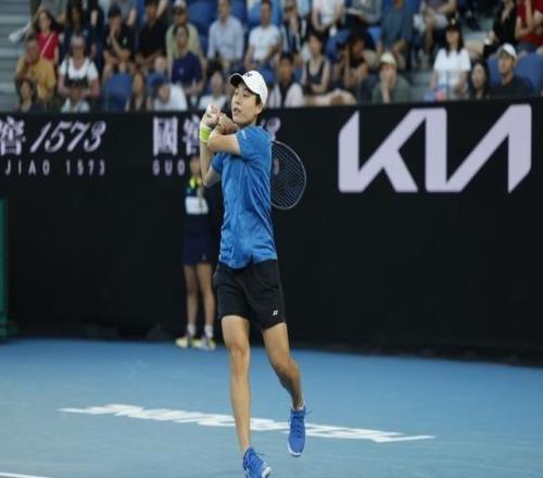 澳網結束單打首輪爭奪，中國網球軍團四人成功晉級