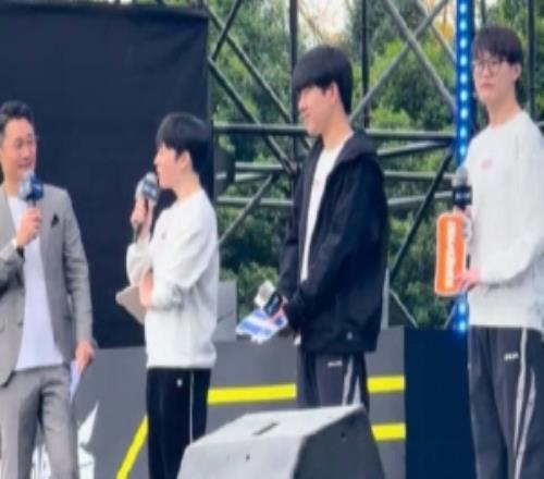 Rookie:我会对刚打职业时的自己说,iG是没有错的!