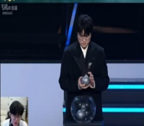 jiejie看八强抽签TES打G2：不错，命运把握在自己手里了滔搏！