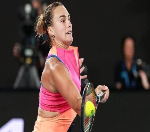 莱巴金娜首次获得澳网女单冠军，收获第二个大满贯奖杯