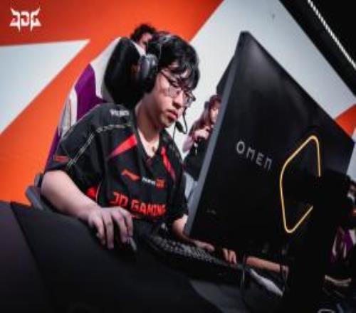 徐神心裏苦啊！Xiaoxu被Bin踩頭三局最終戰績僅為糟糕的51314