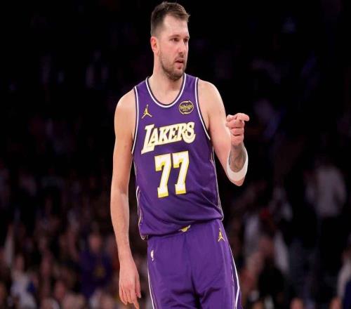 湖人传闻:东契奇如何看待交易截止日以及字母哥的潜在交易