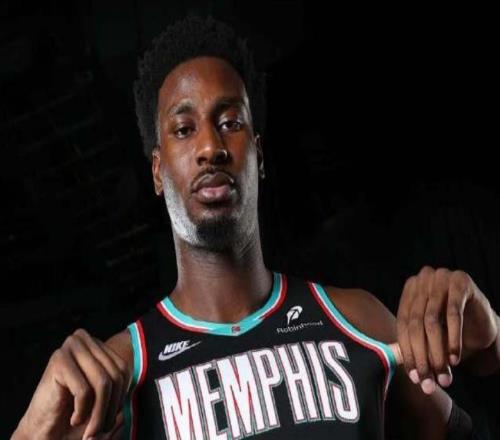 三大中鋒全部倒下！NBA最慘球隊，真沒內(nèi)線了！
